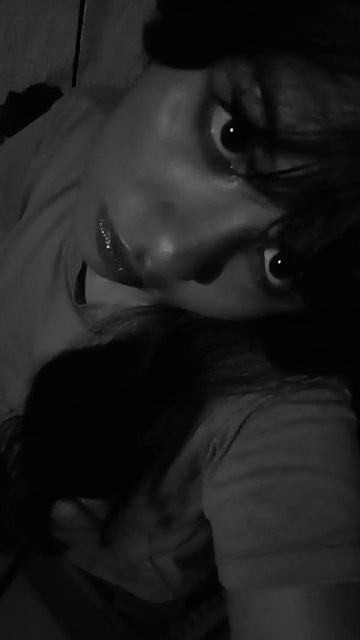 Retrato de Nataline em preto e branco